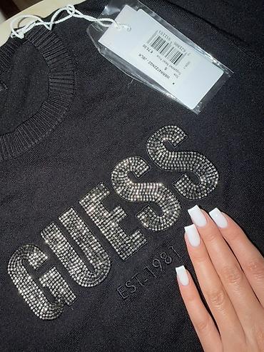 Köynək və bluzalar: GUESS qadın bluzası – qısaqoll, qara rəngdə. - Ön hissədə iri “GUESS” — 2
