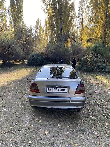 camry 5: Toyota Avensis: 2002 г., 2 л, Механика, Дизель, Лифтбек — 4