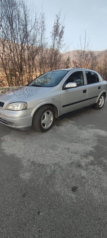 Opel: Opel Astra: 1.6 l | Sedan — 4