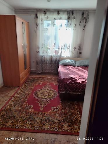 104 с: Сдается полдома без хозяина в жилмассиве Кырман.Со всеми условиями — 1
