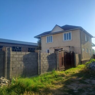 продаю дом нижняя аларча: Дом, 250 м², 9 комнат, ПСО (под самоотделку)