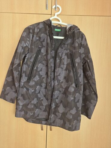 Kurtkalar: Vetrovka kurtka, Benetton, XS (EU 34) lalafo.az -da Kurtkalar: Vetrovka kurtka, Benetton, XS (EU 34)