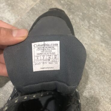 мужские зимняя обувь: Продаю срочно осення зимнюю обувь от фирмы колумбия 40 размер