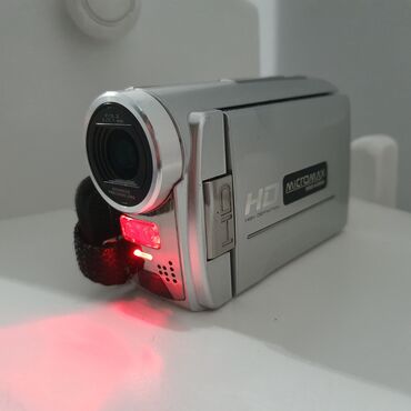 цифровая видеокамера: Продаётся цифровая видеокамера, дешево Имеется: • Шнур для