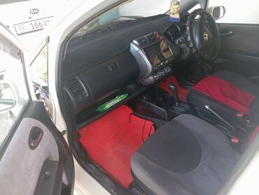 купить багажник на крышу авто в бишкеке: Honda Fit: 2003 г., 1.3 л, Вариатор, Бензин, Хетчбек