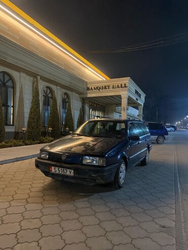 Volkswagen: Volkswagen Passat: 1990 г., 1.8 л, Механика, Бензин, Универсал