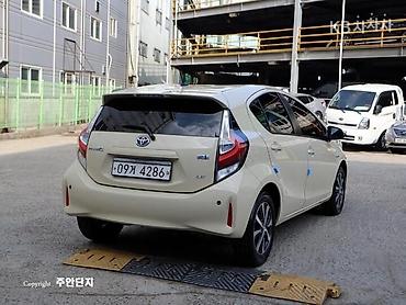 секутер: Toyota Prius: 2018 г., 1.5 л, Автомат, Гибрид, Хэтчбэк — 4