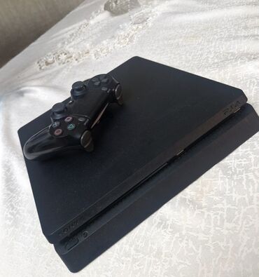 ps4 бу купить: Ps 4 slim 500gb 1 original pult problemi yoxdur. 2019 Kontakt homeden