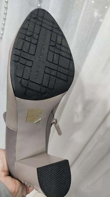 Босоножки, сандалии, шлепанцы: 1)Ботиночки кожа Турция Деми,размер 39- 850с 2)Сандали по 400с 3) — 8