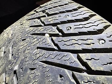 резиновая палка: Зимние шины Nokian Hakkapeliitta, шипованные. Параметры: - Размер — 3