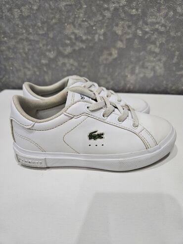 Игровые манежи: Классные кроссовки, Lacoste, покупали в Дубае, почти новые. Цена