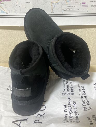 кожанная обувь: Угги 37.5, цвет - Черный