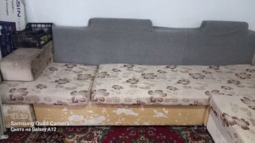 диван раскладной: Угловой диван, цвет - Бежевый, Б/у