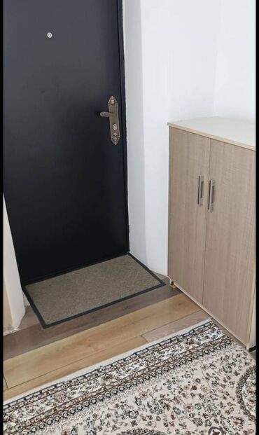 Продажа квартир: Полдома, 39 м², 3 комнаты, Агентство недвижимости, Косметический ремонт