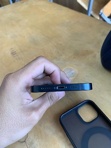 Apple iPhone: IPhone 14, Б/у, 128 ГБ, Midnight, Чехол — 6