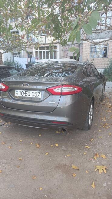 Ford: Ford Fusion (interyer və texnologiya detalları) - Rəqəmsal/analoq — 9