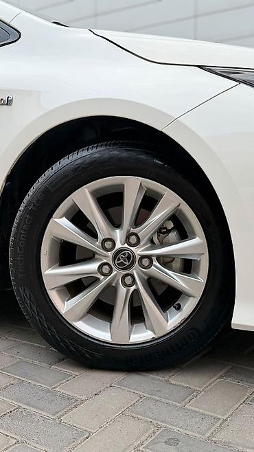voxy noah: Toyota Corolla: 2024 г., 1.8 л, Вариатор, Гибрид, Седан — 9