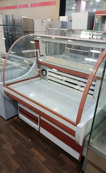 Soyuducu vitrinləri: Kolbasa. Toyuq ağartı mehsullari üçün nəzərdə tutulub super işləyir