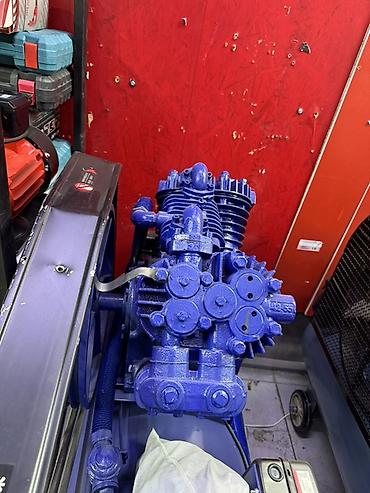 common rail: Поршневой воздушный компрессор на ременном приводе - Тип — 2