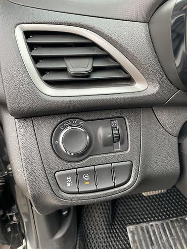 Chevrolet: Chevrolet Spark: 2021 г., 1 л, Вариатор, Бензин, Хэтчбэк — 14