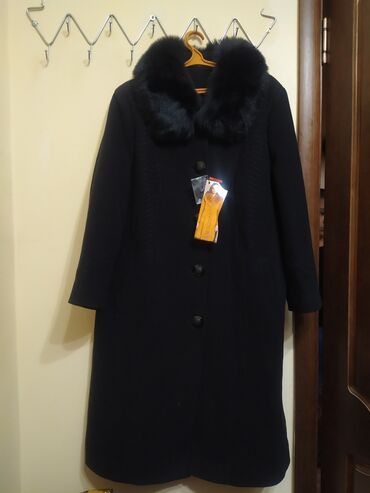 пальто черное: Пальто