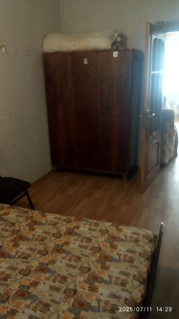 Uzunmüddətli kirayə mənzillər: Сдаётся в аренду семье. Рядом с метро Аджеми. На долгий срок. 1 этаж — 3