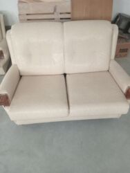 Ugaone garniture: Garnitura od eko koze u krem boji,u super stanju,jedina mana su na lalafo.rs — 11 Ugaone garniture: Garnitura od eko koze u krem boji,u super stanju,jedina mana su — 11