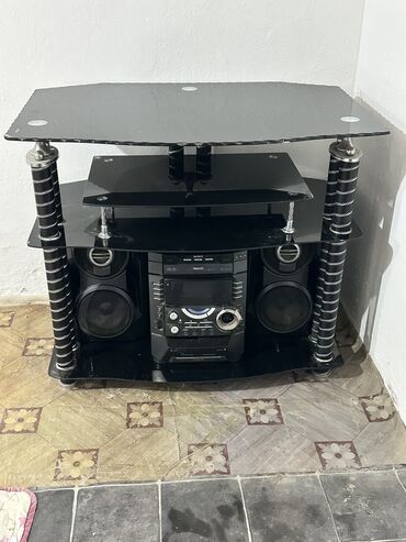 полка для обувь: Тумба и подставка для телевизора, Б/у, Напольная, Стекло, цвет - Черный