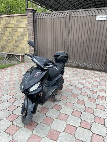 мотоцикл: Продаю мопед 125 кубов в хорошем состоянии документы есть на полном