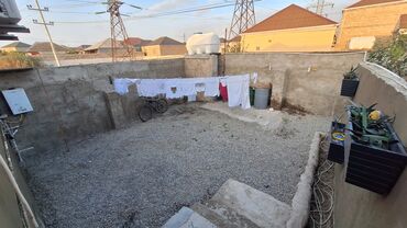Həyət evləri və villaların satışı: Həyət evi – tam yaşayışlı binə qəsəbəsndə ay market deylen erazde yola