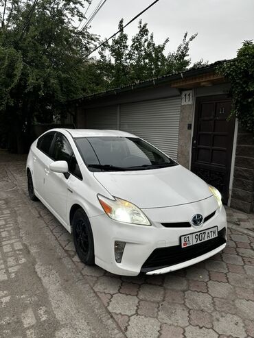 Toyota: Toyota Prius: 2013 г., 1.8 л, Автомат, Гибрид, Хэтчбэк