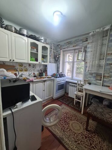 однокомнатные квартиры в бишкеке продажа в Кыргызстан | Посуточная аренда квартир: 2 комнаты, 42 м², Индивидуалка, 2 этаж, Старый ремонт, Центральное отопление