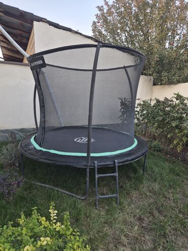 цены на беговые дорожки: Продам батут размер 8ft, 244 см, с защитной сеткой, выдерживает до 100
