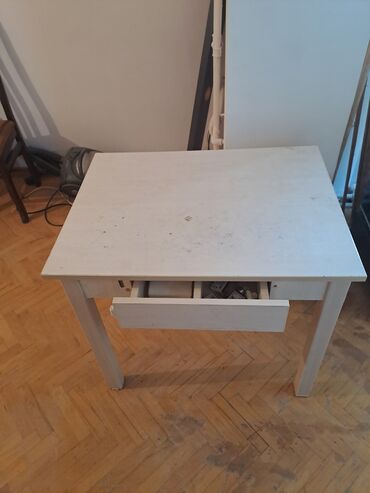 стол для наращивания ногтей: Кухонный стол, Б/у