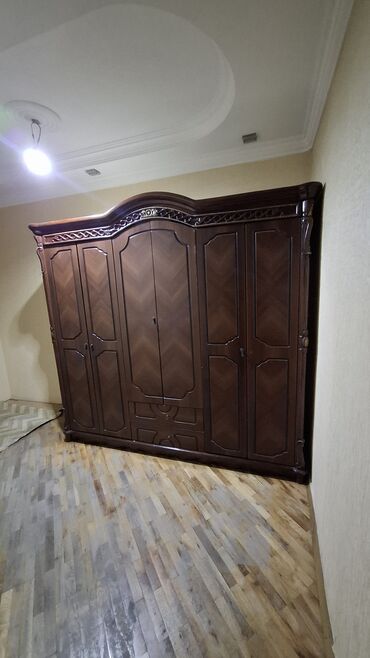 Divanlar: Qarderob, paltar dolabı