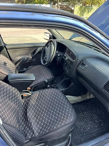 Volkswagen: Volkswagen Vento: 1992 г., 1.8 л, Механика, Седан — 4