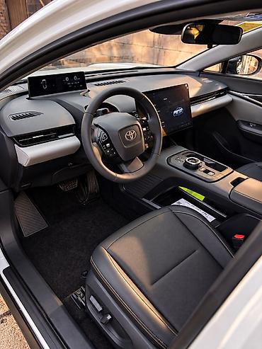Продажа авто: Toyota bZ5: 2026 г., Вариатор, Электромобиль, Лифтбек — 10