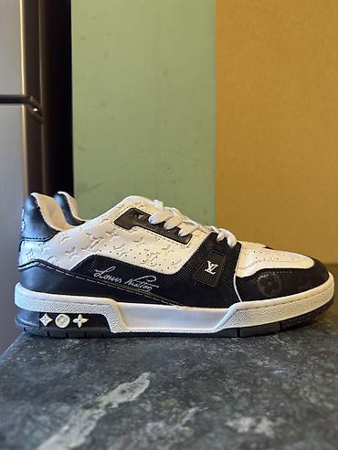 Louis Vuitton LV Trainer.Original.Yenisi 1500 avrodur,brendin rəsmi