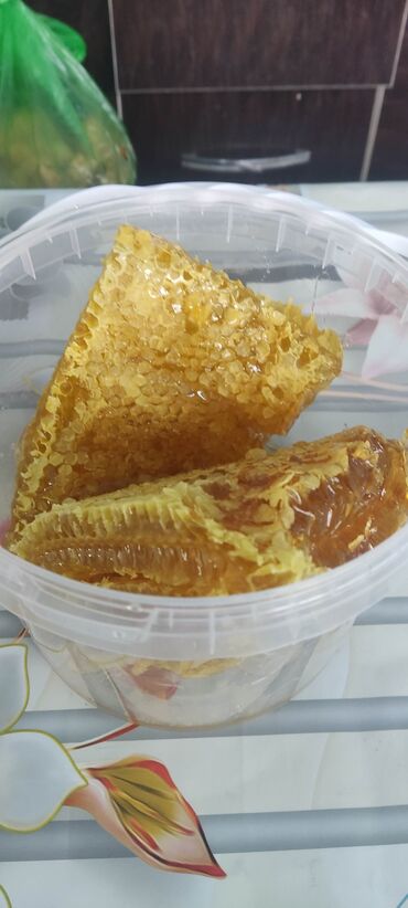 продаю мороженое аппарат: Продается мёд 🍯 свежый натуральный экологически чистый сотовый мёд 🍯