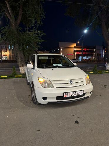 задние фары на бмв е34: Toyota ist: 2004 г., 1.3 л, Автомат, Бензин, Хэтчбэк