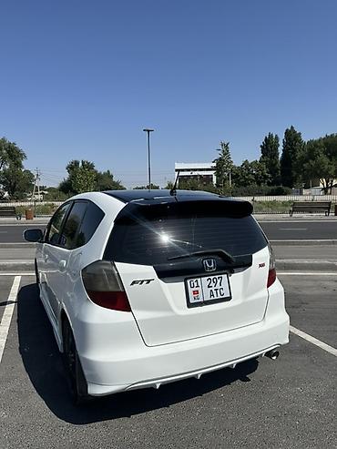 fit 2: Honda Fit: 2010 г., 1.5 л, Автомат, Бензин, Хэтчбэк — 3