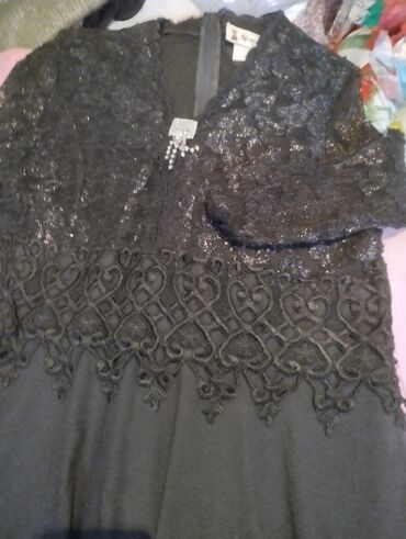 Ziyafət donları: Məhsul paketi: ayaqqabı və geyim 1) Qırmızı idman ayaqqabıları - — 4