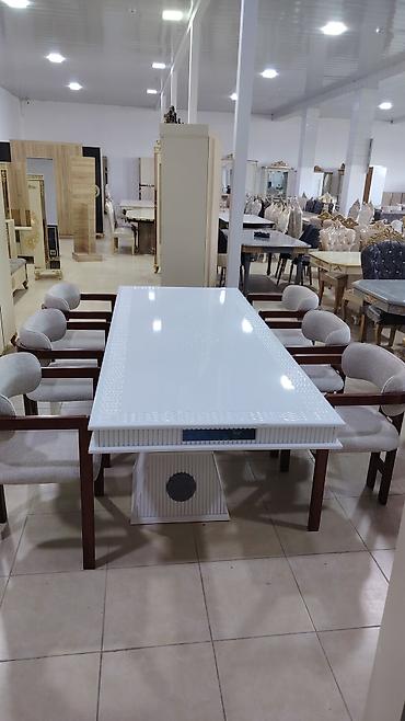 Masa və oturacaq dəstləri: Qonaq otağı üçün, Yeni, Açılmayan, Oval masa, 8 stul — 10