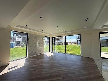 Продажа коттеджей и домов: Imarat Resort, Иссык-Кульская область, с. Бостери, Мамытова 122 Дом — 17