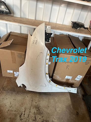 8 4: Правое переднее крыло для Chevrolet Trax, модельный год 2019 — 1