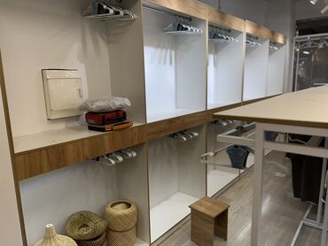 Кронштейны, стойки: Кронштейны Стеллажи Стойки Вешала Столы ресепшен Раскладочные — 5