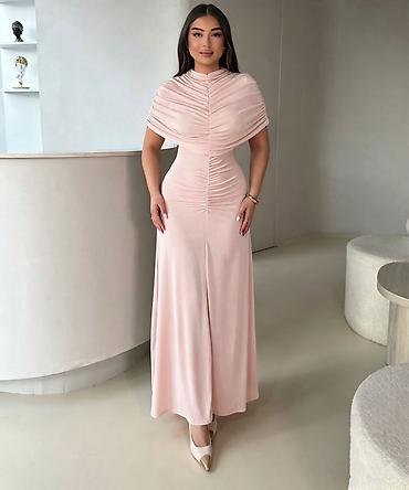 Haljine: ✅Elegantna duga večernja haljina sa efektom pelerine
✅2650 din — 10