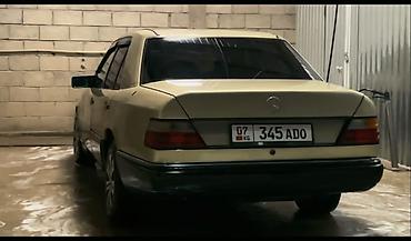 Mercedes-Benz W124: 1988 г., Седан