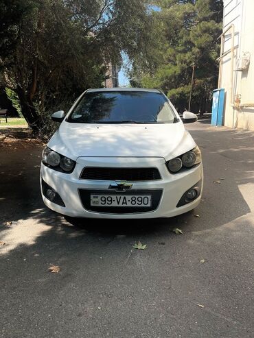 berde masin bazari: Chevrolet Aveo: 1.6 л | 2012 г. Хэтчбэк