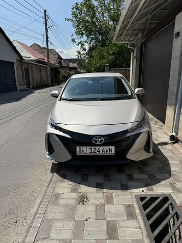 тойото приус: Toyota Prius: 2018 г., 1.8 л, Вариатор, Гибрид, Хетчбек